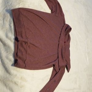 Jennifer Lopez off the shoulder light sweater